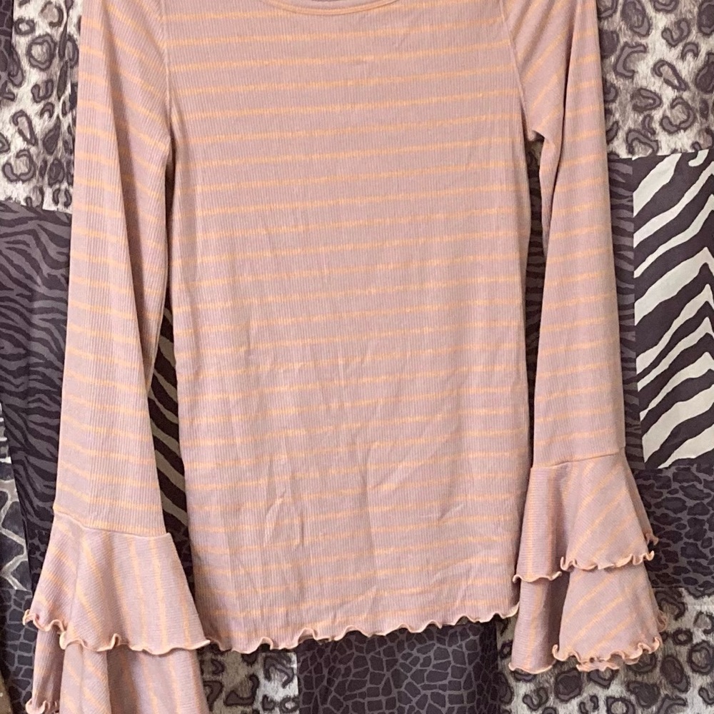 We The Free Top Size L